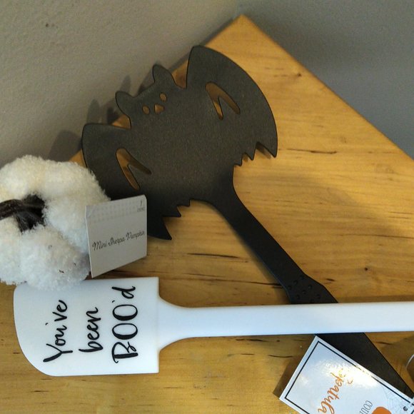 TWO Halloween spatulas You've been BOO'd mini sherpa pumpkin food d/w safe NWT - Picture 7 of 7
